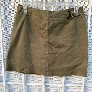 St John’s Bay stretch women’s size 14 skort. side zip W34”XL17” army green